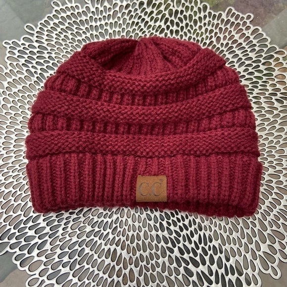 CC Classic Knit Hat Adult Womans - Picture 2 of 10